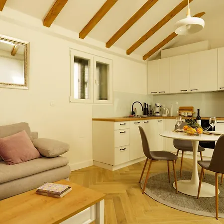 Apartamento Mabel Varos
